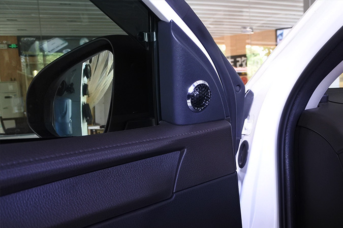 不改怎么行呢？ 车改坊汽车影音连锁丰田威驰改