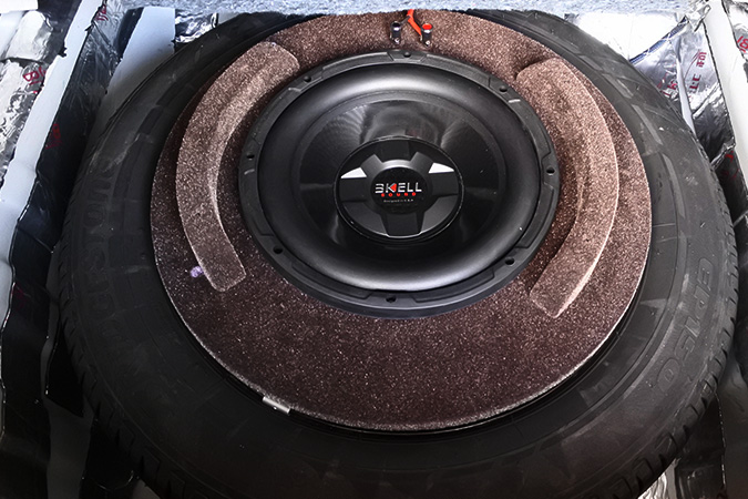 不改怎么行呢？ 车改坊汽车影音连锁丰田威驰改