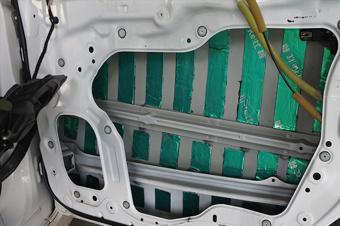 继续普及汽车音响 车改坊汽车影音连锁本田飞度