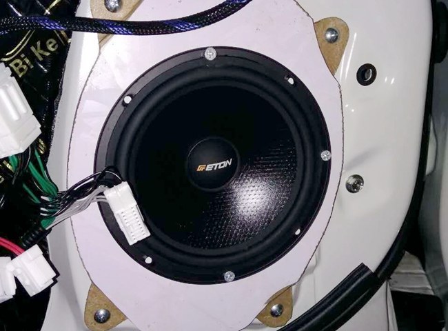 少侠好眼力 车改坊汽车影音连锁斯巴鲁森林人改