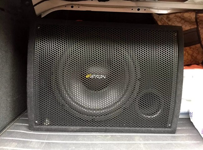 简单的美好 台山车龙奥迪A4改装是德国ETON汽车音