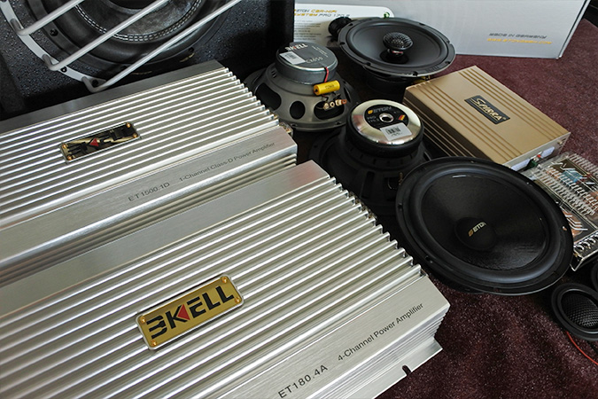 全面升级 车改坊汽车影音连锁丰田皇冠改装ETO