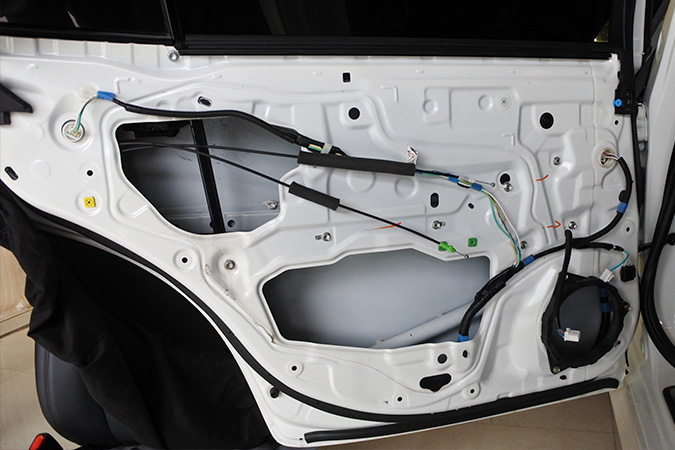 全面升级 车改坊汽车影音连锁丰田皇冠改装ETO