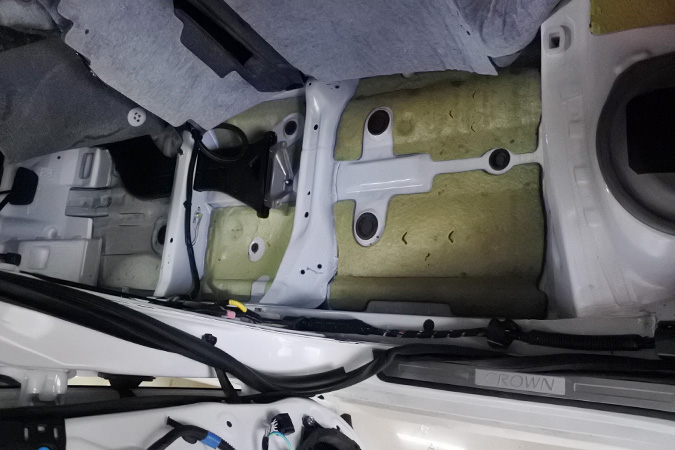 全面升级 车改坊汽车影音连锁丰田皇冠改装ETO