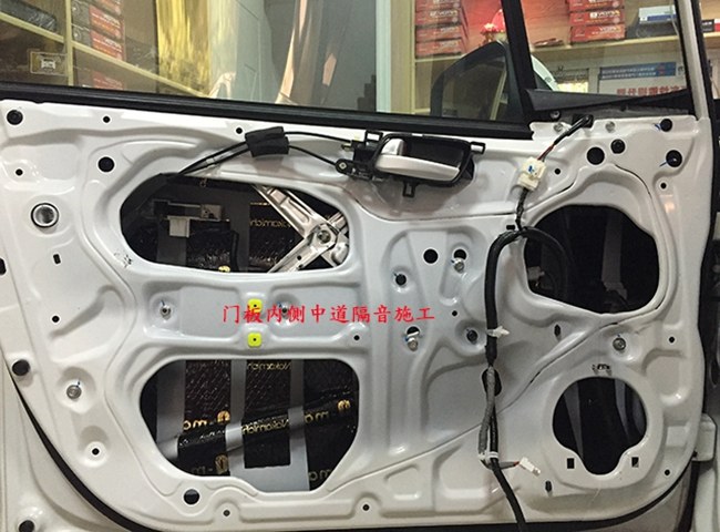 音响有病就得治 车改坊汽车影音连锁本田杰德改
