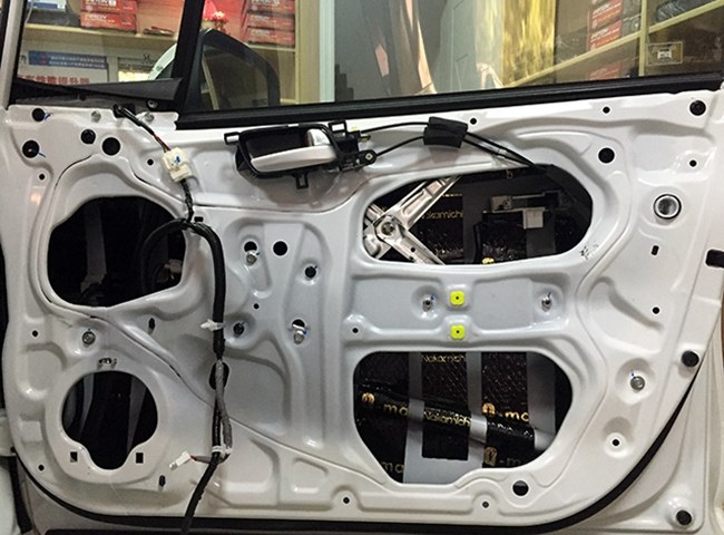 音响有病就得治 车改坊汽车影音连锁本田杰德改