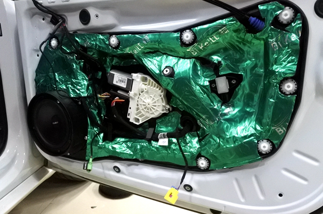 守护小天使 车改坊汽车影音连锁大众CC改装ETON和