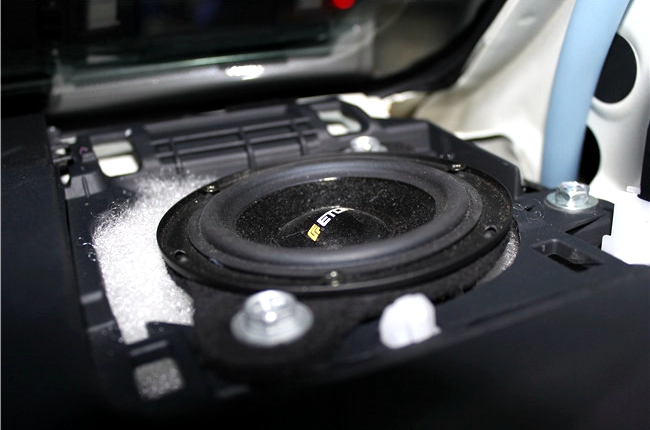 我好想你 武汉歌德丰田霸道改装ETON和斯派朗音响