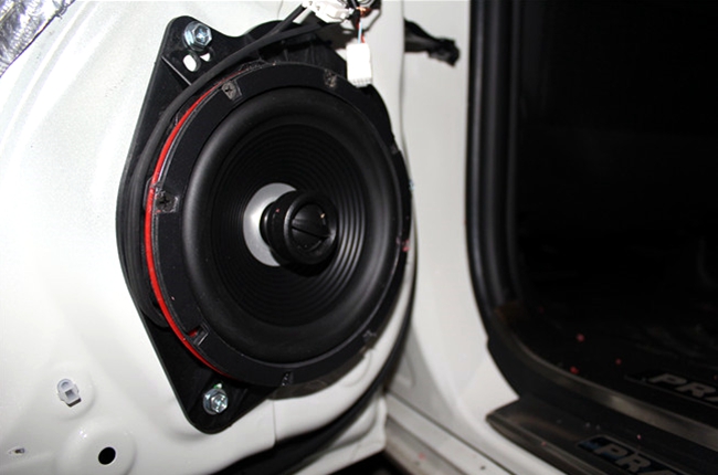 我好想你 武汉歌德丰田霸道改装ETON和斯派朗音响