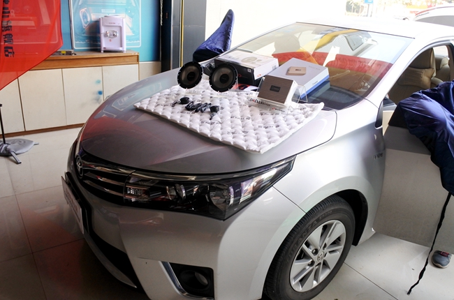 荣誉之举 车改坊汽车影音连锁丰田卡罗拉改装