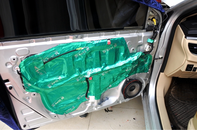 荣誉之举 车改坊汽车影音连锁丰田卡罗拉改装