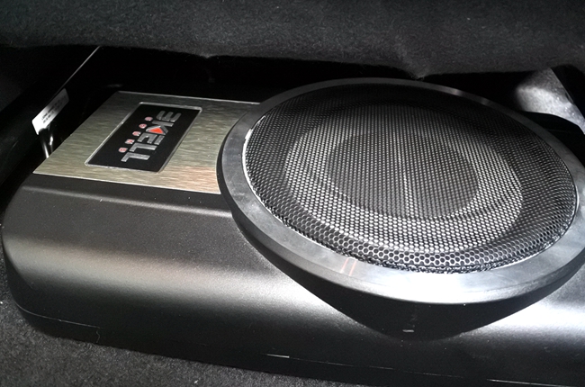 荣誉之举 车改坊汽车影音连锁丰田卡罗拉改装