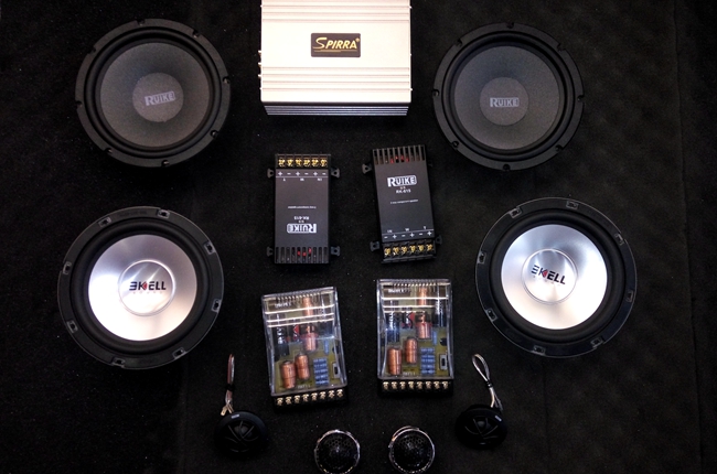 有音乐有动力 车改坊汽车影音连锁起亚智跑改装