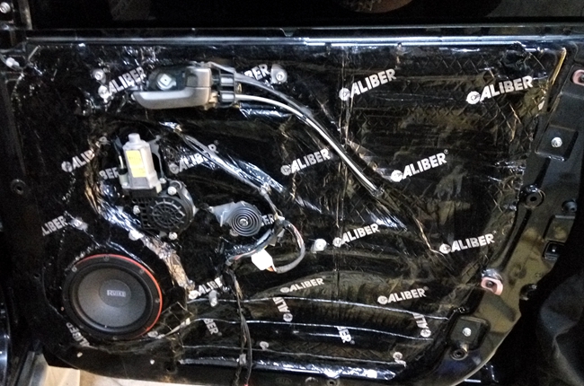 有音乐有动力 车改坊汽车影音连锁起亚智跑改装