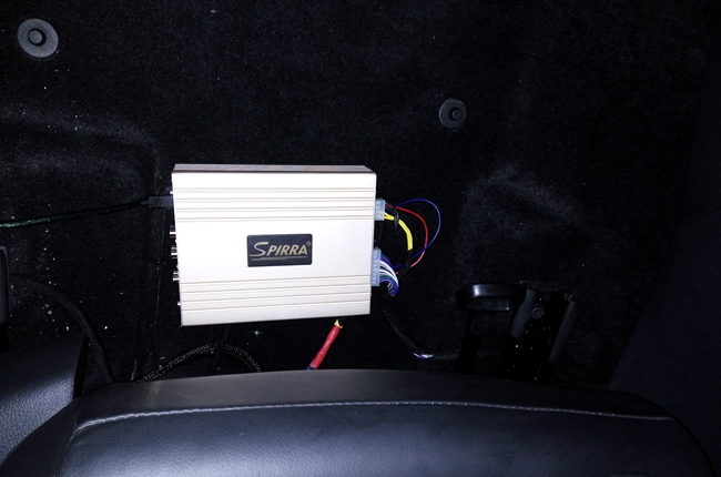 有音乐有动力 车改坊汽车影音连锁起亚智跑改装