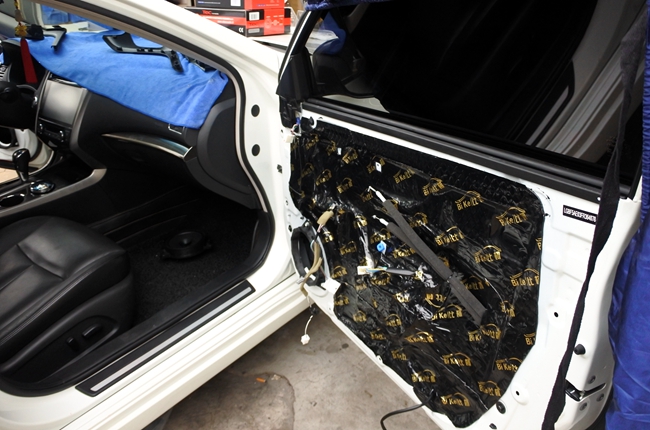 音乐之巅 车改坊汽车影音连锁日产天籁改装TEC、