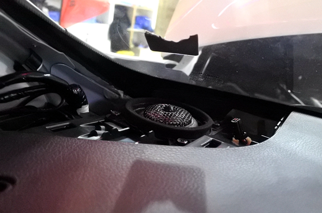 音乐之巅 车改坊汽车影音连锁日产天籁改装TEC、