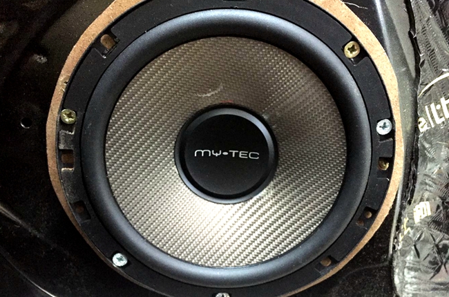 音乐才真诚 车改坊汽车影音连锁丰田卡罗拉改装