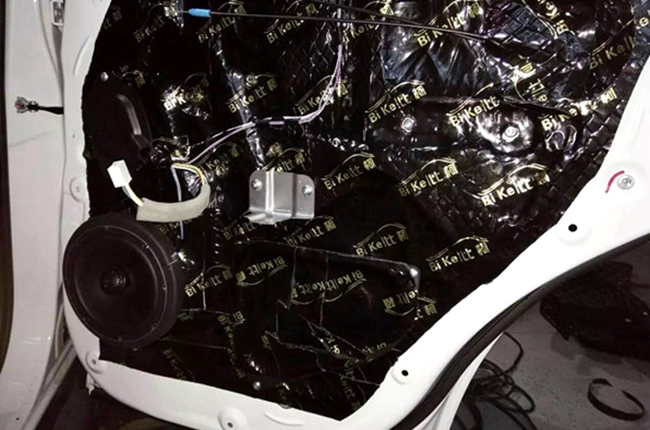 就是这么自信 车改坊汽车影音连锁三菱欧蓝德改