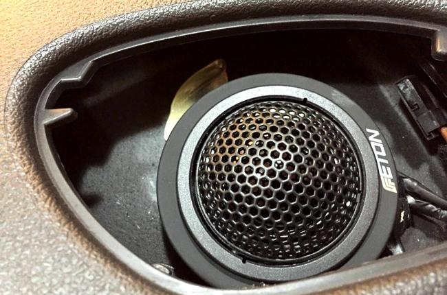 乐得自在 车改坊汽车影音连锁标致308改装ETON、霸