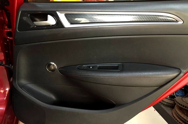 乐得自在 车改坊汽车影音连锁标致308改装ETON、霸