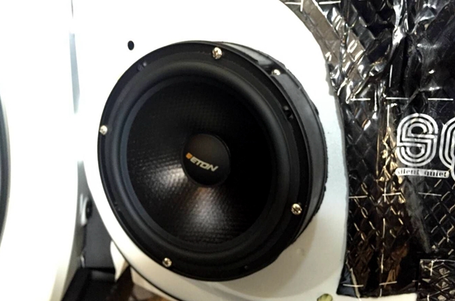 听音利器 车改坊汽车影音连锁铃木维特拉改装