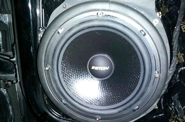 气势不能输 车改坊汽车影音连锁大众迈腾改装