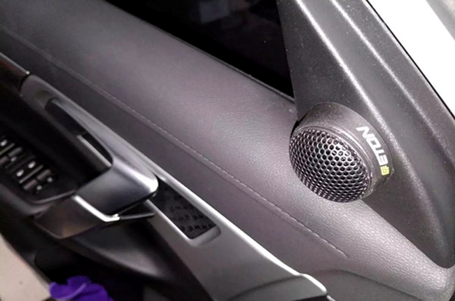 圆梦好音响 车改坊汽车影音连锁吉利博越改装