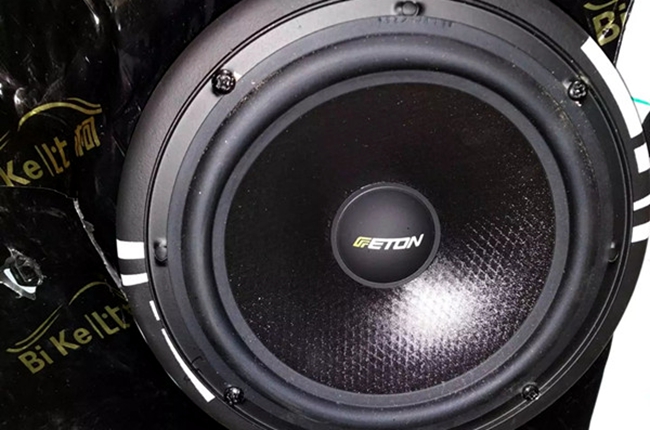 圆梦好音响 车改坊汽车影音连锁吉利博越改装