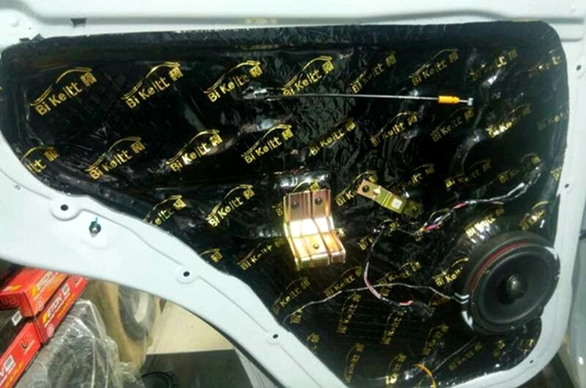 圆梦好音响 车改坊汽车影音连锁吉利博越改装