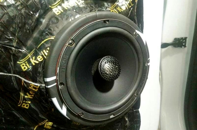 圆梦好音响 车改坊汽车影音连锁吉利博越改装