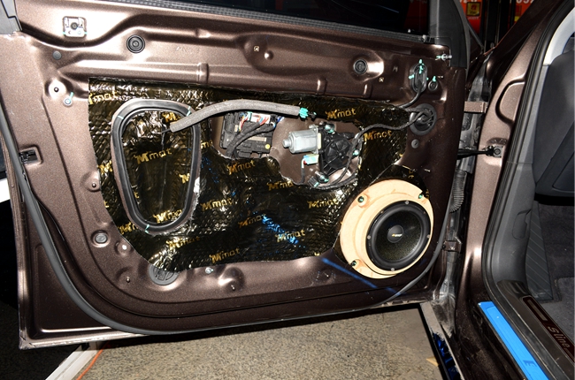 动手点个赞 沈阳易阳奥迪A4L改装ETON和TEC音响