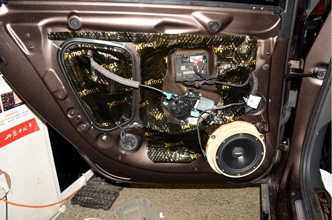 动手点个赞 沈阳易阳奥迪A4L改装ETON和TEC音响