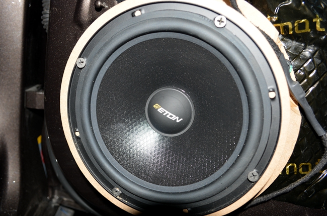 动手点个赞 沈阳易阳奥迪A4L改装ETON和TEC音响