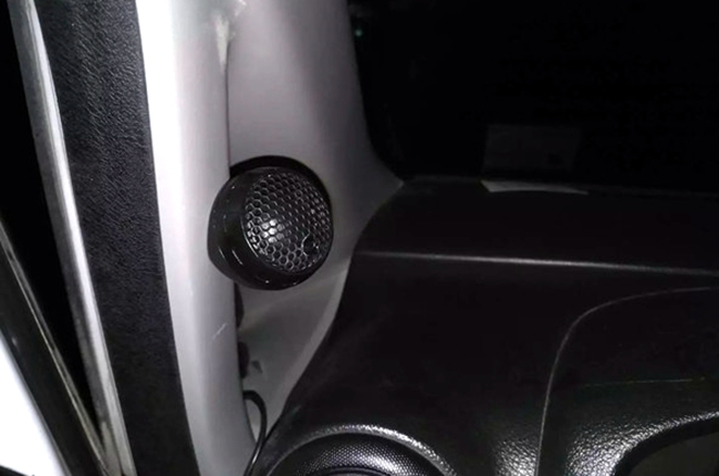 越精彩越开心 车改坊汽车影音连锁尼桑NV200改装