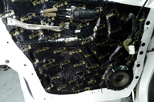 越精彩越开心 车改坊汽车影音连锁尼桑NV200改装