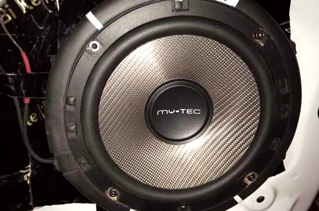 越精彩越开心 车改坊汽车影音连锁尼桑NV200改装