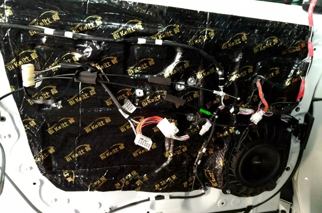 有音乐满血复活 车改坊汽车影音连锁汉兰达改装