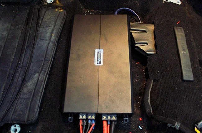 音乐海洋 武汉歌德起亚K5改装霸克和斯派朗音响