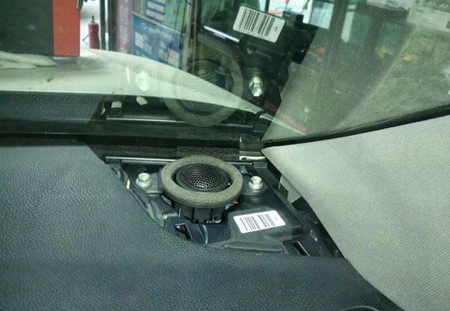 微笑着唱生活之歌 新疆车佳坊丰田汉兰达改装