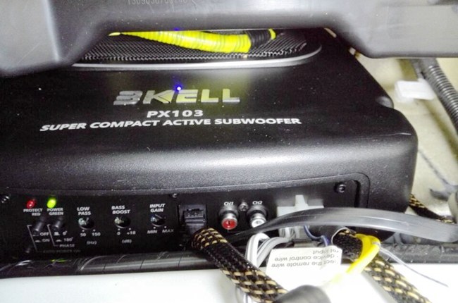 美音加持怎会不心动 车改坊汽车影音连锁丰田霸