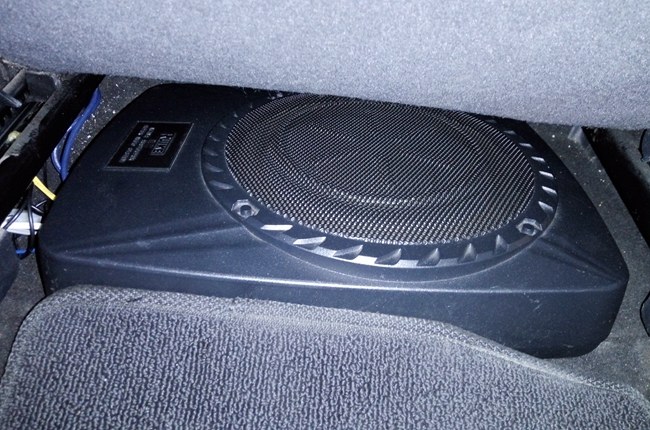 好车少不了好声音 车改坊汽车影音连锁起亚智跑