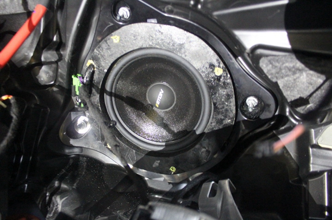 喂饱你的耳朵 上海音豪奔弛C200改装德国ETON汽车