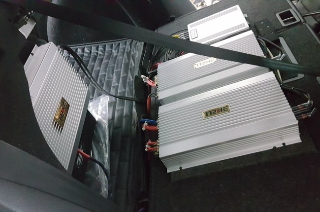 征服星辰大海 车改坊汽车影音连锁大众速腾改装