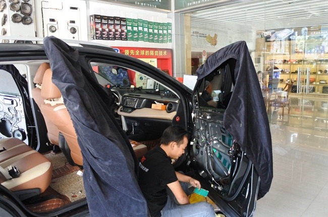 听音乐，跟我来 车改坊汽车影音连锁丰田RAV4改装