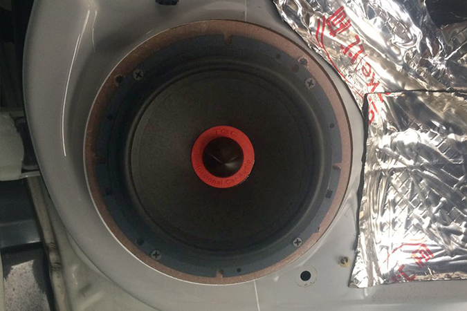 音响改装势在必行 车改坊汽车影音连锁本田歌诗