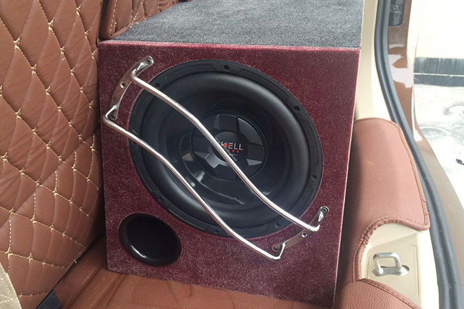 从此低频动感十足 车改坊汽车影音连锁宝骏730改