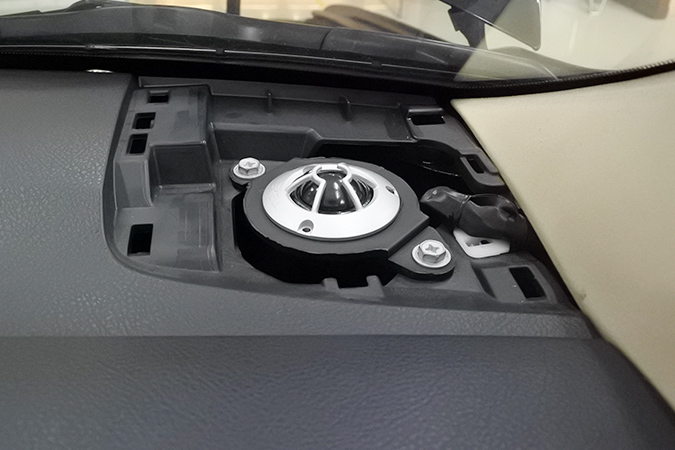 谁都阻挡不了 车改坊汽车影音连锁丰田凯美瑞改