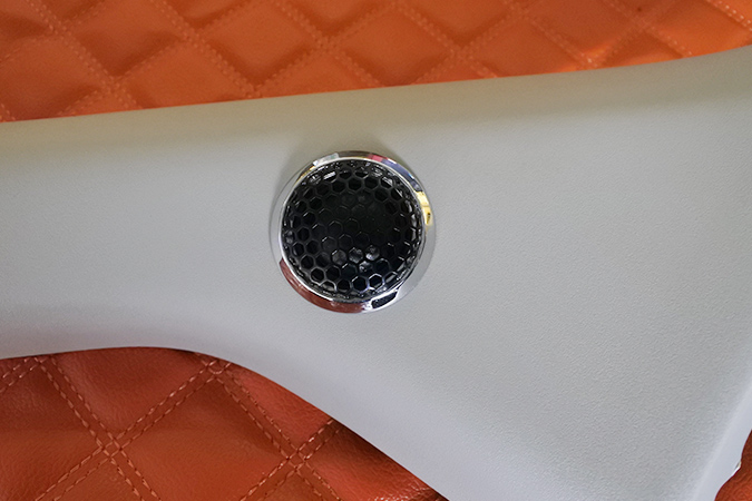 听音乐就是一种享受 车改坊汽车影音连锁日产骐