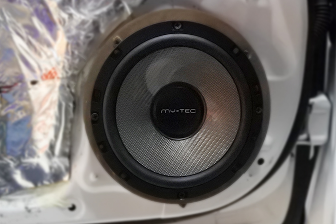 中西合璧造佳音 车改坊汽车影音连锁本田思域改